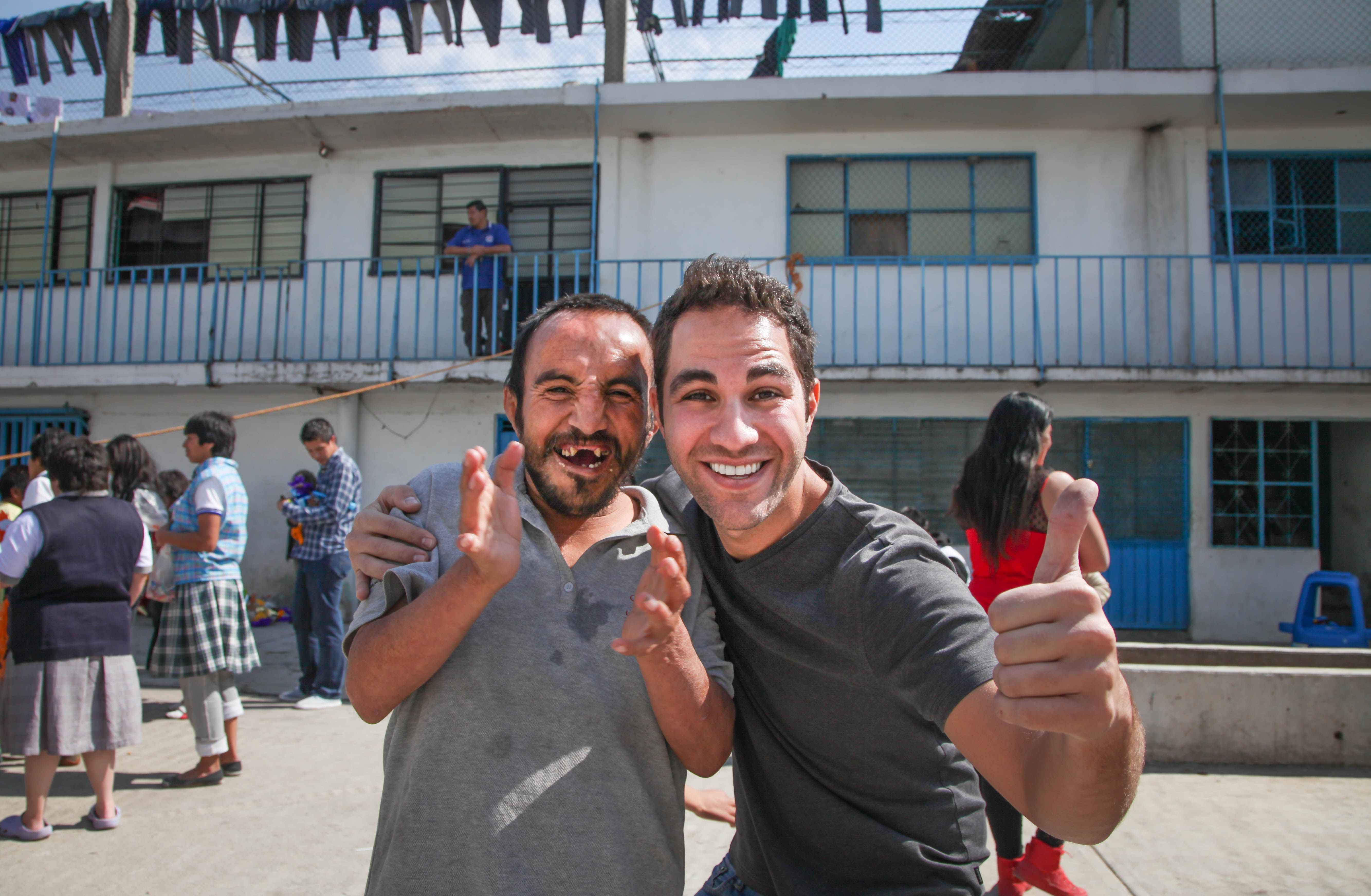 Encuentro con el juego inflable de Expedición Sonrisa en el Hogar Divina Providencia, Ciudad de México, México